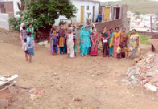 Gajananagaragar tension through space issue | जागेच्या वादातून गजानननगरात तणाव