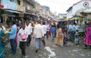 We are the market road roads! | बाजारातील रस्त्याचे राजे आम्हीच !