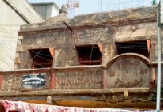 According to the contractual laboratory agreement routine | जीर्ण वाचनालयाचा करारनामा नियमानुसार