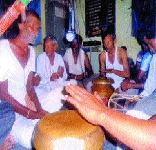 The struggle for the welfare of the wardry folk | वऱ्हाडी लोकवाङ्मयाच्या जतनासाठी धडपड