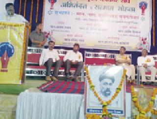 Social workers and quality honors in the original | मूलमध्ये सामाजिक कार्यकर्ते व गुणवंतांचा सत्कार