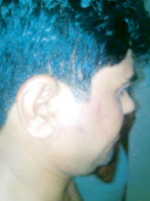 Businessman beaten by businessman Yuvakas | व्यापारी युवकास पोलिसांकडून बेदम मारहाण