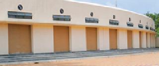 After the auction of the City Council's landlord | नगरपरिषदेचे गाळेधारक लिलावातून बाद After the auction of the City Council's landlord | नगरपरिषदेचे गाळेधारक लिलावातून बाद