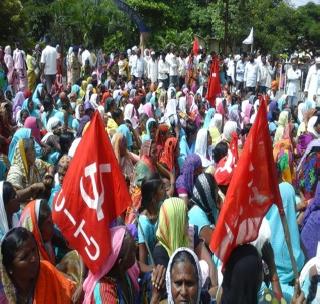Workers' protest against the anti-worker policy | कामगारविरोधी धोरणाच्या निषेधार्थ कामगारांचा एल्गार Workers' protest against the anti-worker policy | कामगारविरोधी धोरणाच्या निषेधार्थ कामगारांचा एल्गार