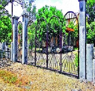 Excluding entrepreneurs 'auction' | प्रतीक्षेतील उद्योजकांना डावलून ‘लिलाव’