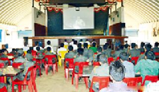 Craig in the students of this year's Message of the Printer | यंदाही जाणवली पंतप्रधानाच्या संदेशाची विद्यार्थ्यांमध्ये क्रेझ