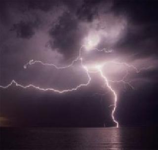 Electricity in Andhra Pradesh rises to 20 | आंध्र प्रदेशमध्ये वीज पडून २० जण ठार Electricity in Andhra Pradesh rises to 20 | आंध्र प्रदेशमध्ये वीज पडून २० जण ठार