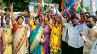 Congress flag on Ghugghas Gram Panchayat | घुग्घुस ग्रामपंचायतीवर काँग्रेसचा झेंडा