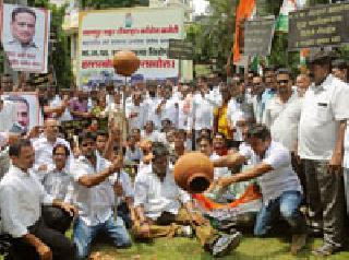 Attack on corruption | भ्रष्टाचारावर हल्लाबोल