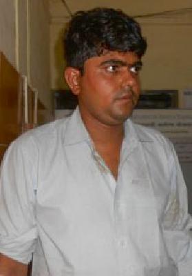 Police sub-inspector with six policemen suspended | पोलीस उपनिरीक्षकासह सहा पोलीस निलंबित