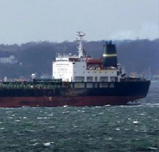 Malaysian ship missing, likely to be abducted | मलेशियन जहाज बेपत्ता, अपहरण झाल्याची शक्यता Malaysian ship missing, likely to be abducted | मलेशियन जहाज बेपत्ता, अपहरण झाल्याची शक्यता