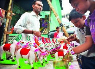 Pull today in dawn | दुष्काळाच्या सावटात आज पोळा