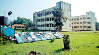 Students fall asleep in class | विद्यार्थी झोपतात वर्गखोलीत