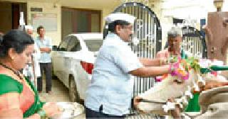 Finance Minister Kelly Pooja ... | वित्तमंत्र्यांनी केली पूजा...