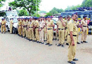 Standing for twelve hours ... dining room ... | बारा तास उभे... जेवणाचे वांधे...