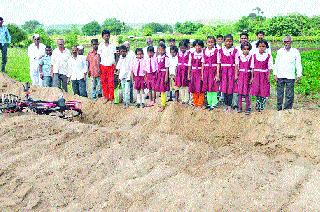 Pistorate to close the road to Gohran | पिंपळणारे ते गोहरण रस्ता बंद