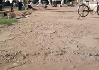 During the year, the situation of the settlement road | वर्षभरात सिमेंटीकरण रस्त्याचे हाल During the year, the situation of the settlement road | वर्षभरात सिमेंटीकरण रस्त्याचे हाल