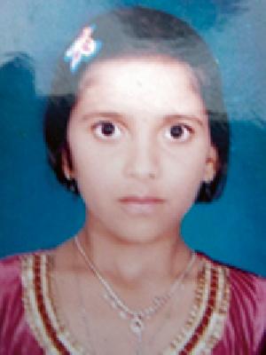 The student was beaten up at Virol (Akaji) | विरूळ (आकाजी) येथे विद्यार्थिनीला चिरडले