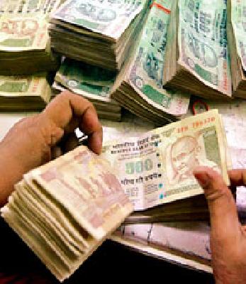 Five bank withdrawal of crop loan | पीक कर्जात पाच बँकांची माघारच