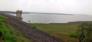 25 percent water stock in Isapur Water Resource | इसापूर जलाशयात २५ टक्के पाणीसाठा 25 percent water stock in Isapur Water Resource | इसापूर जलाशयात २५ टक्के पाणीसाठा