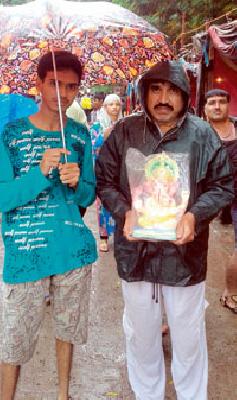 Arrive with Bappa rain | बाप्पाचे पावसासह आगमन