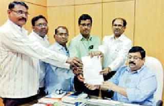 Resolve the educational problems of the Headmasters | मुख्याध्यापकांच्या शैक्षणिक समस्या सोडवा Resolve the educational problems of the Headmasters | मुख्याध्यापकांच्या शैक्षणिक समस्या सोडवा