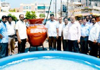 Dissolve the environment for the conservation of the environment | पर्यावरण संवर्धनासाठी मनपाने उभारले विसर्जनकुंड Dissolve the environment for the conservation of the environment | पर्यावरण संवर्धनासाठी मनपाने उभारले विसर्जनकुंड