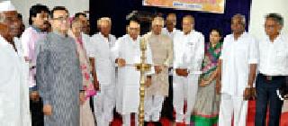 The government has a concrete policy for cooperative yarn mills | सहकारी सूत गिरण्यांसाठी सरकारचे ठोस धोरण असावे The government has a concrete policy for cooperative yarn mills | सहकारी सूत गिरण्यांसाठी सरकारचे ठोस धोरण असावे