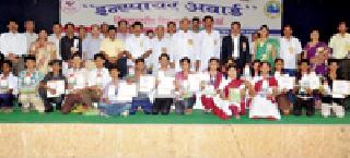 24 States will be replicas | २४ प्रतिकृती जाणार राज्यस्तरावर 24 States will be replicas | २४ प्रतिकृती जाणार राज्यस्तरावर