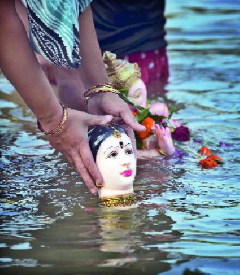 Message to Ganaraya along with Gauri | गौरींबरोबरच गणरायालाही निरोप