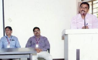 Literacy is the need of the hour - fever | साक्षरता ही काळाची गरज- विखार Literacy is the need of the hour - fever | साक्षरता ही काळाची गरज- विखार