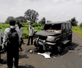 Sumo Accident, Four People Injured | सुमोचा अपघात, चार जण जखमी Sumo Accident, Four People Injured | सुमोचा अपघात, चार जण जखमी