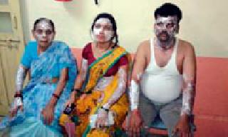 Domestic cylinders explosion at Shendurjna Khurd | शेंदूरजना खुर्द येथे घरगुती सिलिंडरचा स्फोट