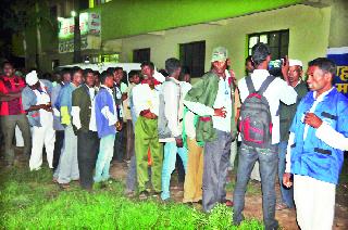 600 workers to clean up | स्वच्छतेसाठी झटले ६०० कामगार 600 workers to clean up | स्वच्छतेसाठी झटले ६०० कामगार