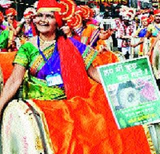 Pestici plus women enthusiastically celebrate Ganesh festival | पस्तिशी प्लस महिलांचाही गणेशोत्सवात उत्साह