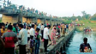 Early next year ... | पुढच्या वर्षी लवकर या...