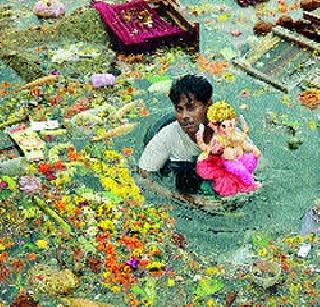 Pond pollution in the name of Aastha | आस्थेच्या नावाखाली तलावाचे प्रदूषण Pond pollution in the name of Aastha | आस्थेच्या नावाखाली तलावाचे प्रदूषण