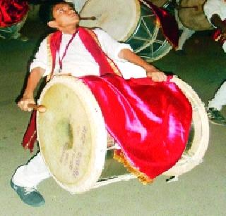 Bappa, come early next year! | बाप्पा, पुढच्या वर्षी लवकर या!