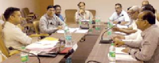 Focus on facilitating entrepreneurs | उद्योजकांना सुविधा देण्यावर भर द्या