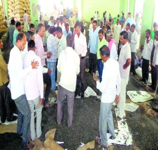 Urad and Mugha's arrivals increased! | उडीद व मुगाची आवक वाढली!