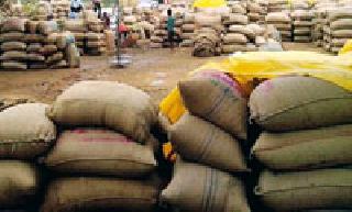 Grains supplied to the district | जिल्ह्याला भिजलेल्या धान्याचा पुरवठा