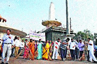 Cleanliness campaign in Ramkund area | रामकुंड परिसरात स्वच्छता मोहीम