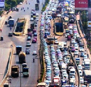 Eastern Express-Way Vacation | ईस्टर्न एक्स्प्रेस-वे खोळंबला