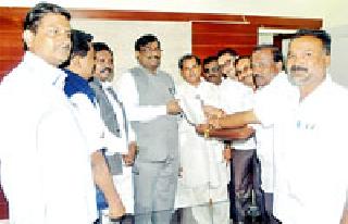 State employees quit | राज्य कर्मचाऱ्यांचा संप मागे