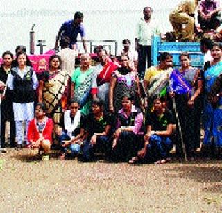 The location of the Nazare reservoir was a pulsation | नाझरे जलाशय परिसर झाला चकाचक