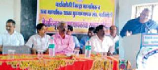 14 retired faculty honors | १४ सेवानिवृत्त मुख्याध्यापकांचा सत्कार