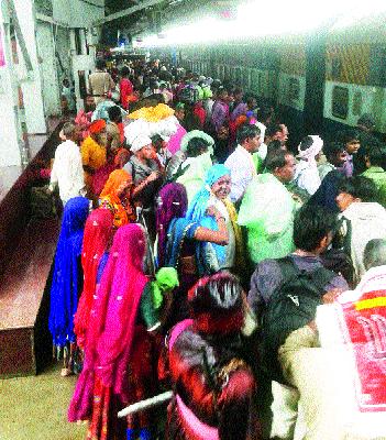 Railway run Superfast in the planning | नियोजनात रेल्वे धावली सुपरफास्ट