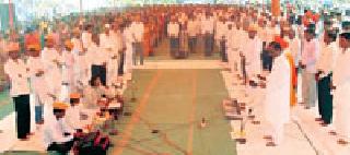 Saint Achyut Maharaj was honored by Saint Shatunayana | संत अच्युत महाराजांना साश्रुनयनांनी आदरांजली