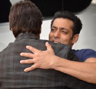 Amitabh Bachchan to accompany Salman to Bigg Boss? | बिग बॉसचं उद्घाटन सलमानसोबत करणार अमिताभ बच्चन?