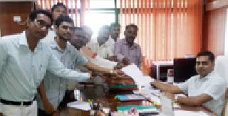 Problems with Municipal Council Employees | नगर परिषद कर्मचाऱ्यांच्या समस्या सोडवा